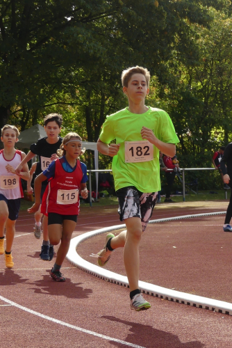 230930-3.-Kreisvergleich-Roth-Bastian-800-m